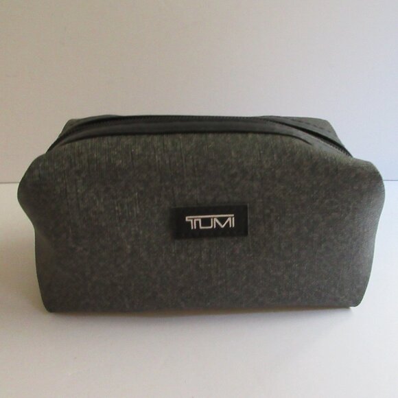 TUMI Delta Air Travel Cosmetic Makeup Case Bag Eye Mask Gray Amenity Kit Zip Top - Picture 1 of 12